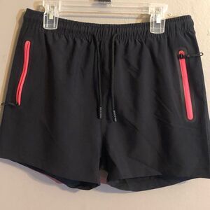 Juniors 2XL black shorts.      WS